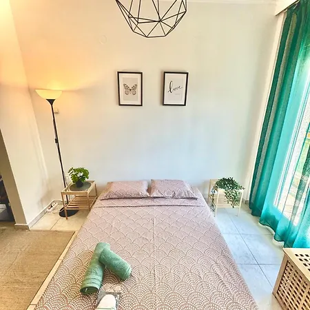 Cyriacus Flat In The Heart Of